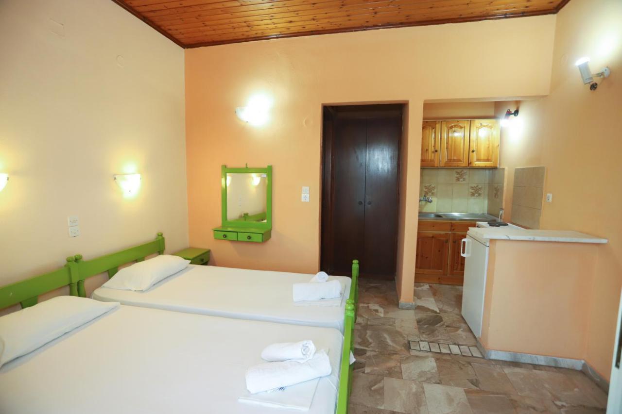 Cosy Budget Rooms To Rent In Ipsos Corfu Exterior photo